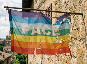 Padre Zanotelli sulle guerre: dobbiamo "disturbare" i governi. Intervista a "Il Fatto"